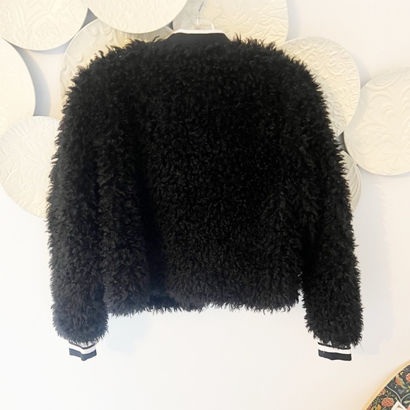 Small NWT Jessica Simpson Fuzzy Soft Jacket - Picture 2 of 4